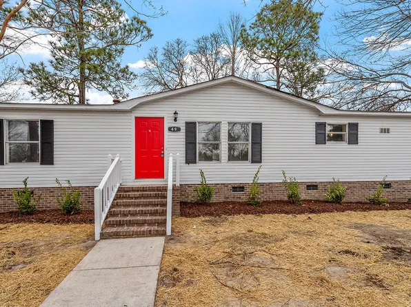 49 Ashley Ct, Spring Lake, NC 28390