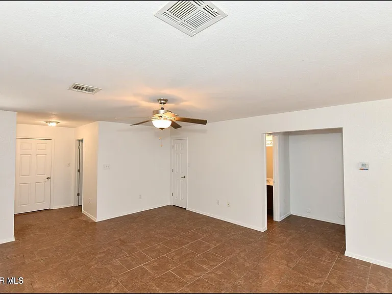 1591 Hartsdale Dr #B — Photo 7