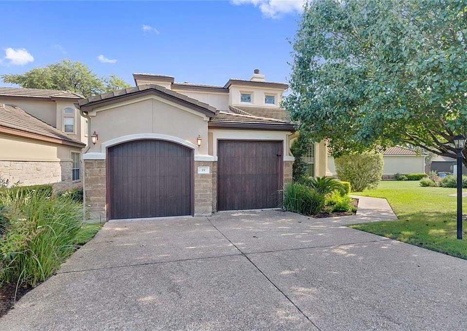 1st image of 19 Chandon Ln