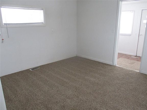 5th image of 8 N Crawford Ave
