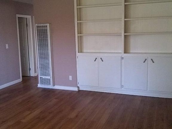 3rd image of 835 E 18th St APT 18
