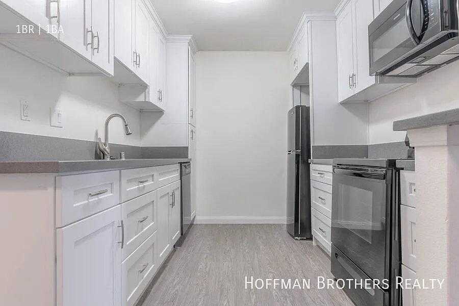 Building Photo - 8123 Langdon Ave #25