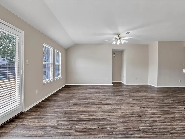 9641 Olivia Dr — Photo 24