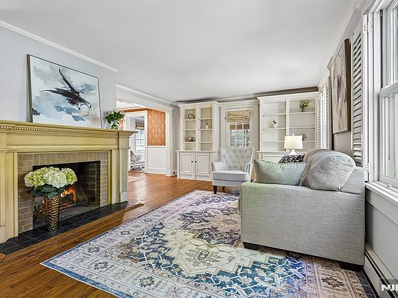5th image of 173 Highland Ave