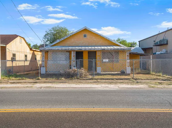 2413 Market St, Laredo, TX 78043