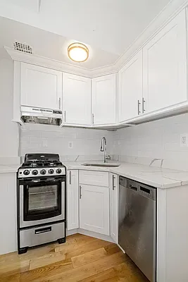 Rented by REAL New York | media 10