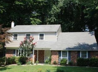 100 Wood Stream Dr, Feasterville, PA 19053
