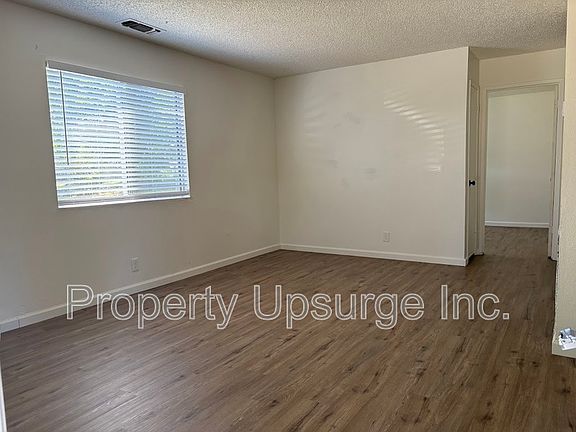 4th image of 83 Mono Ave #2
