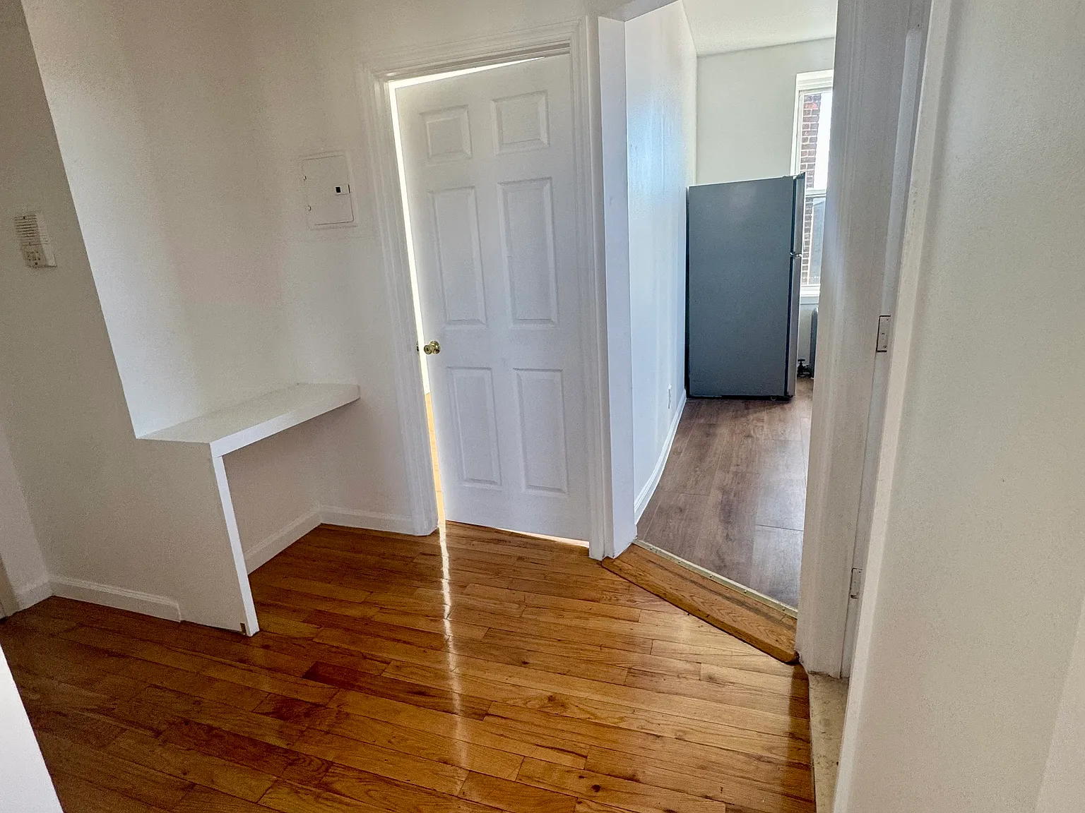 6001 Hudson Ave — Photo 2