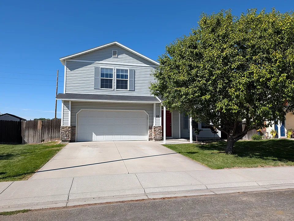 88 E Roselake Dr
