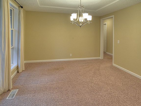 3rd image of 13914 111th Ave E