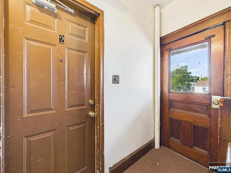 139 Fairview Ave — Photo 5