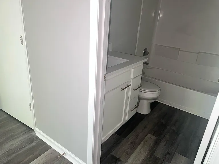 1050 Horsemans Ln #204 — Photo 5