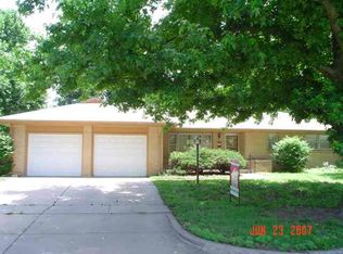 2016 S Volutsia St, Wichita, KS 67211