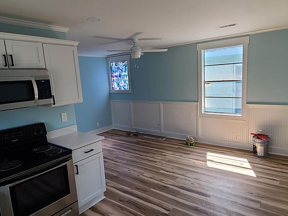 3rd image of 2303 Delano St
