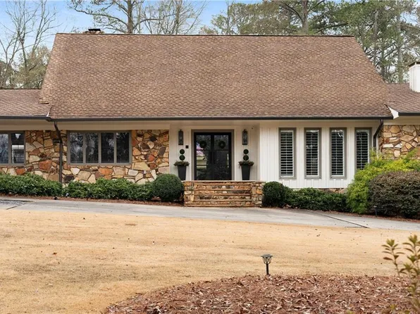 10 Woodland Dr, Cartersville, GA 30120
