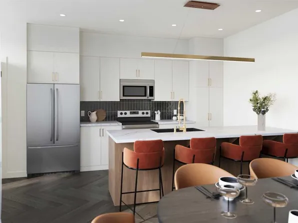 255 N Sora Blvd SE, Calgary, AB T3S 0M7