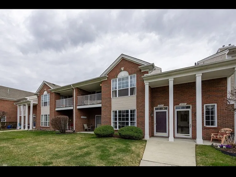 45733 Heather Ridge Dr — Photo 1