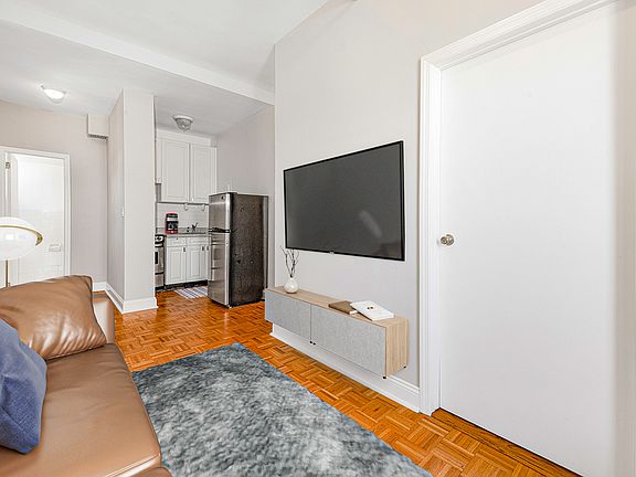 2nd image of 141 E 95th St #10