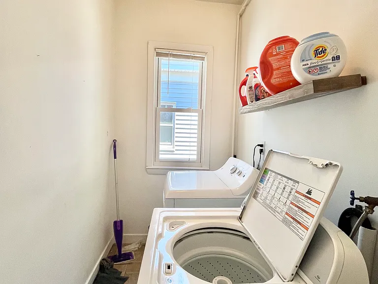 10 Athol St #3 — Photo 7