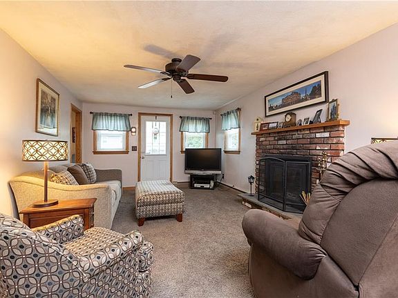 4th image of 7 Columbia Dr