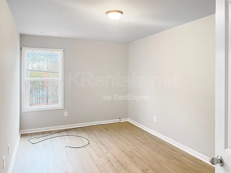 5108 Fox Den Rd — Photo 25