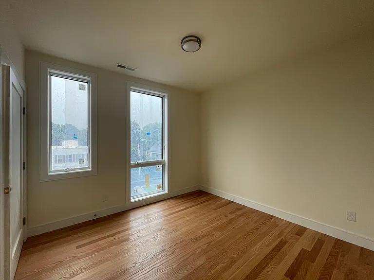64 Cameron St #2 — Photo 11