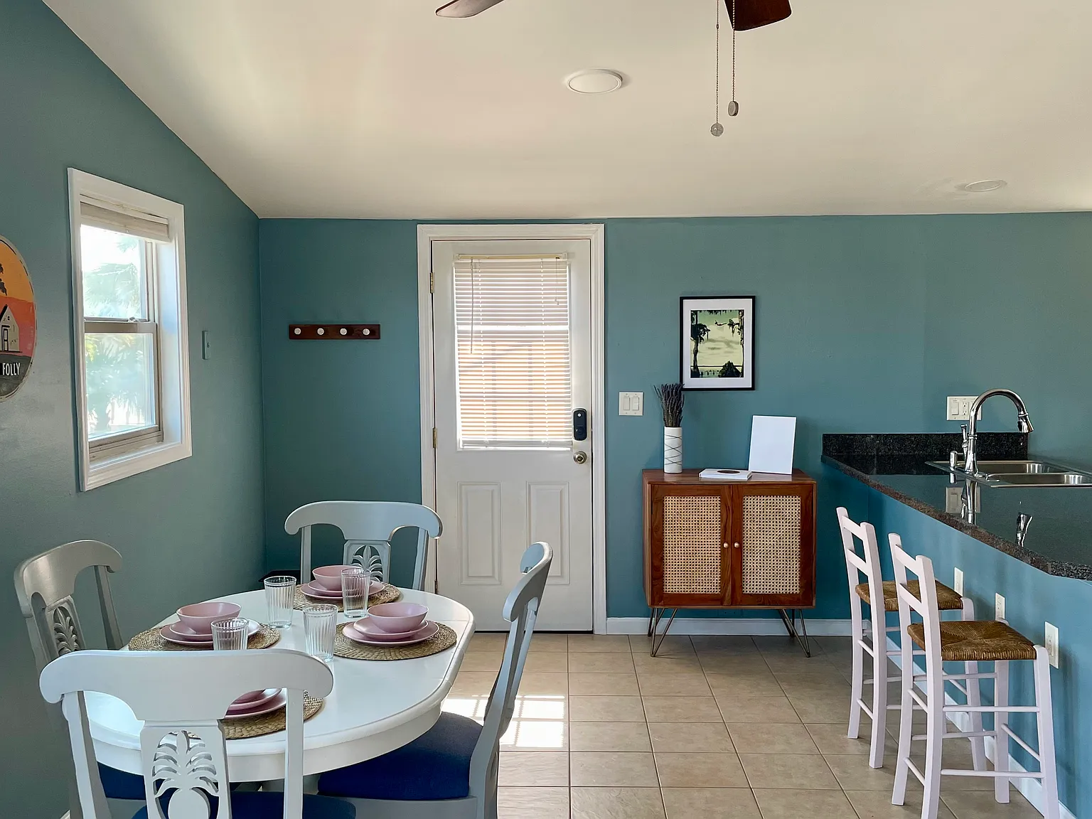 2 bed, 850 sqft, $3,000 — Photo 3