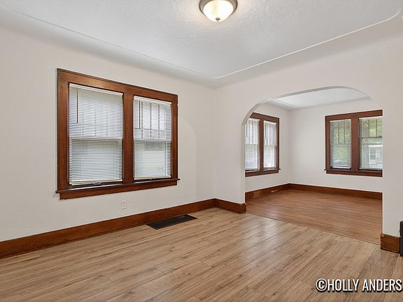 4th image of 3012 9th St