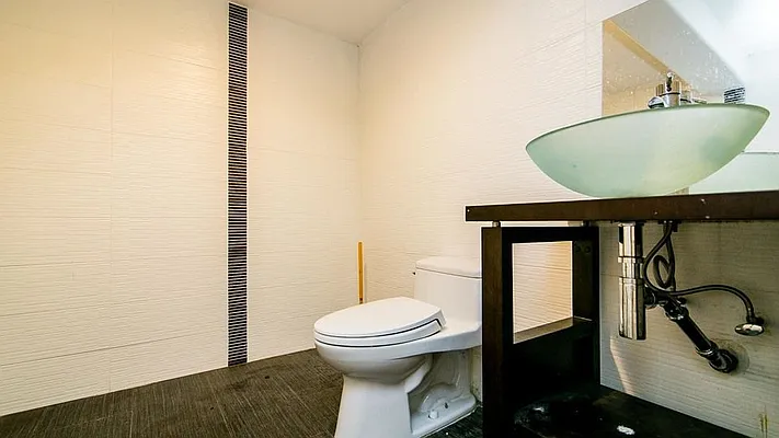 Rented by Nooklyn NYC LLC | media 12