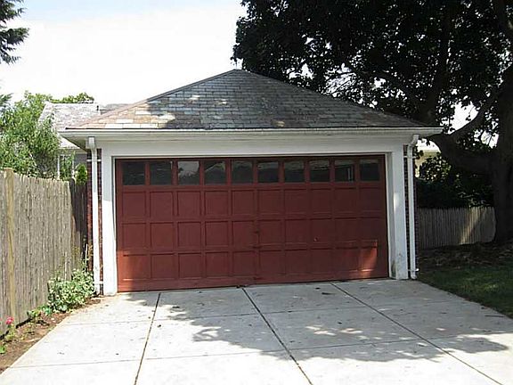 4th image of 49 Lorraine Ave