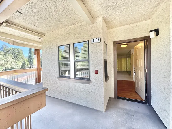 1123 S Villa Way, Walnut Creek, CA 94595