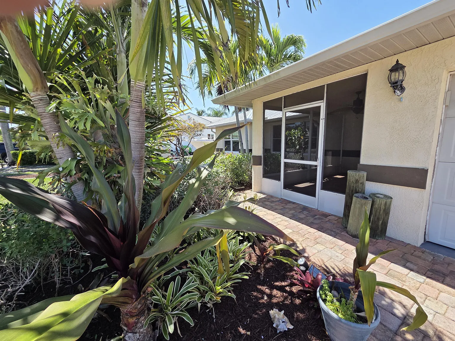 3 bed, 2.0 bath, 1925 sqft, $3,500 — Photo 4