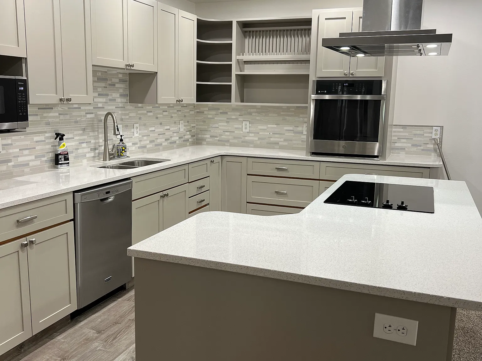 2 bed, 1769 sqft, $1,900 — Photo 2