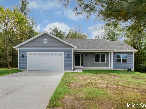 6103 Belding Rd, Belding, MI 48809