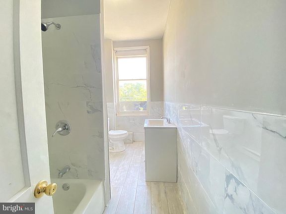 4th image of 120 E Cumberland St #2B