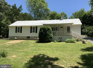 1118 Needy Rd, Martinsburg, WV 25405