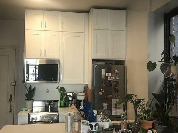 4th image of 525 E 83rd St APT 4R