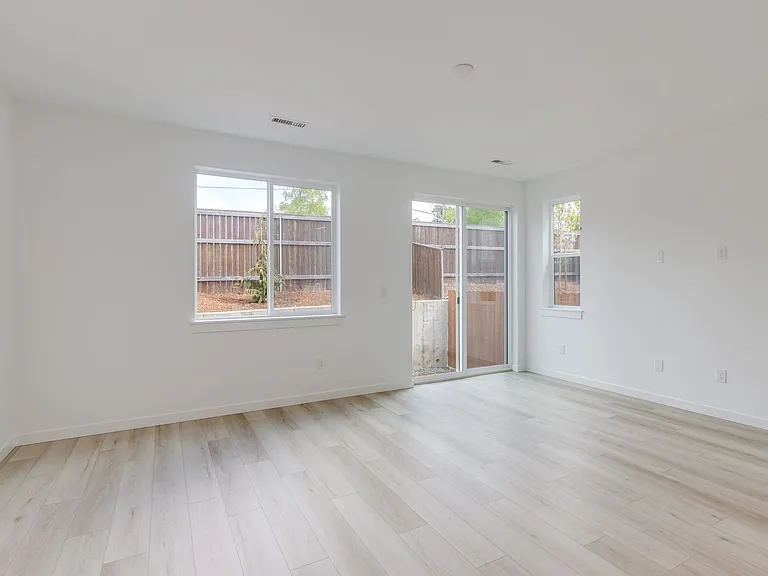 806 NW 178th Way — Photo 17