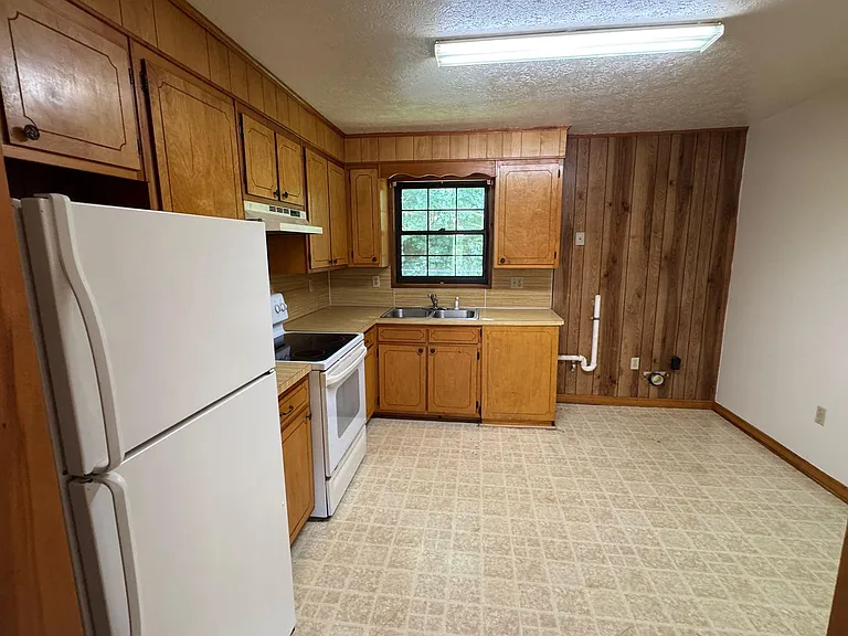 216 Hilltop Dr #7 — Photo 4
