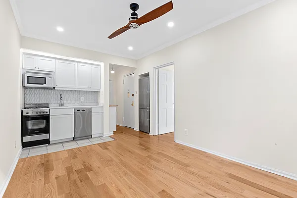 Rented by Douglas Elliman | media 10