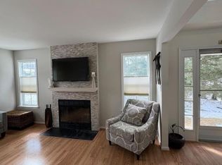 1 Weatherhill Rd, Hamburg, NJ 07419