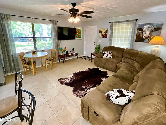 5th image of 468 SE 28TH Way