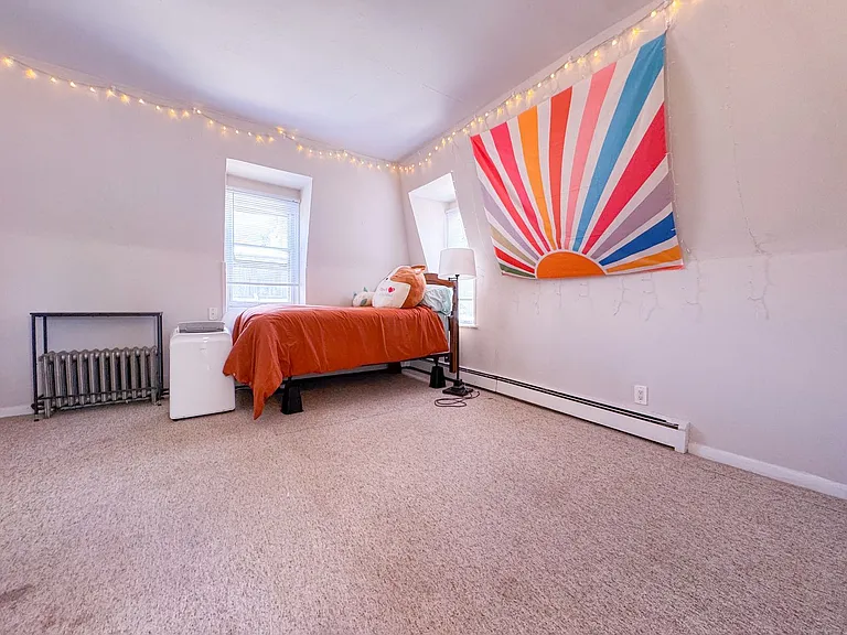 152 E Johnson St — Photo 5