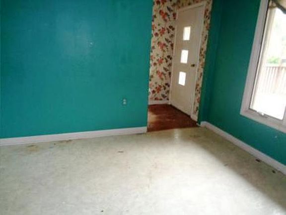 5th image of 336 Hill St NW