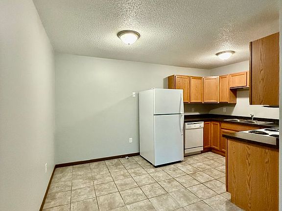 5th image of 1014 5th St SE APT 201
