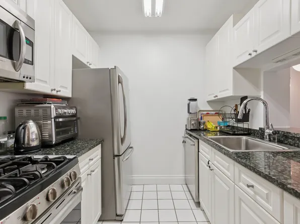 350 East 82nd Street image 2 of 12