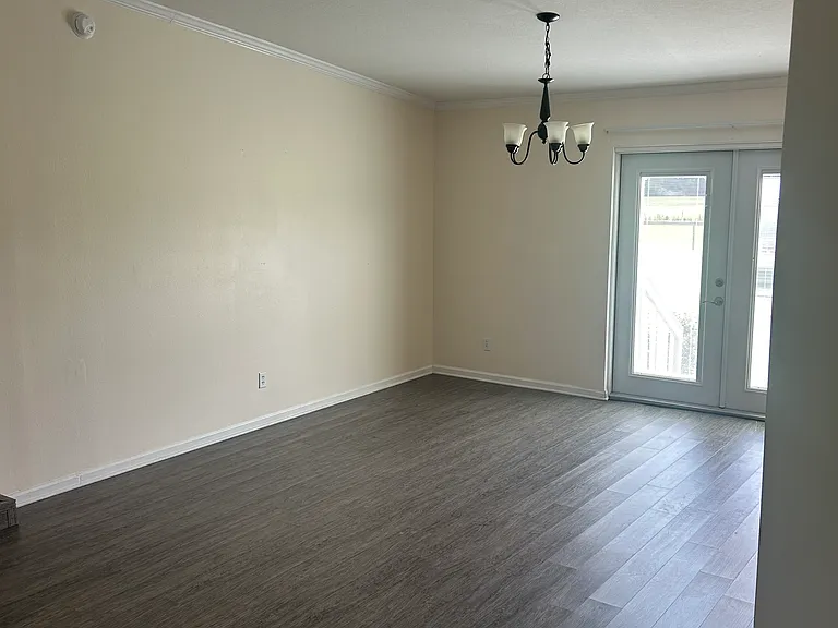 394 SW Lunsford Ter — Photo 15