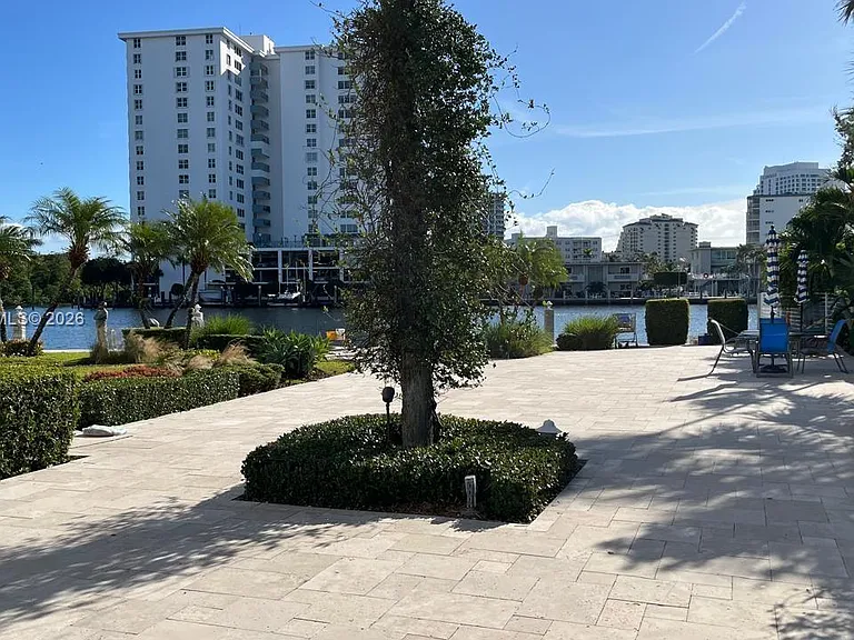 888 Intracoastal Dr #6E — Photo 4