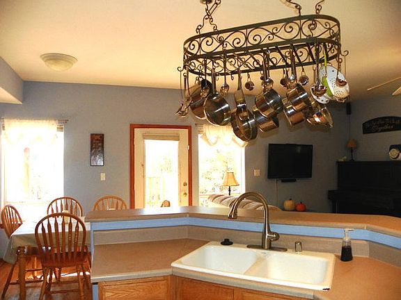 5th image of 36 Shady Oak Cir